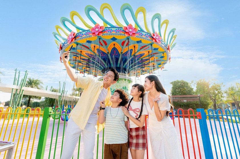 Grand Park Amusement Park is a highly modern entertainment complex in the city