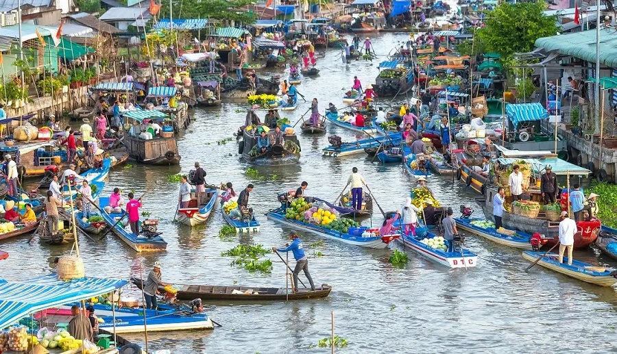 floating markets in Can Tho Long Xuyen Floating Market near Can Tho