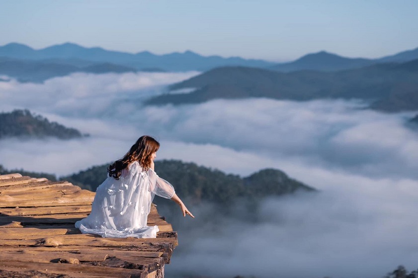 Seas of clouds amidst Da Lat weather in November