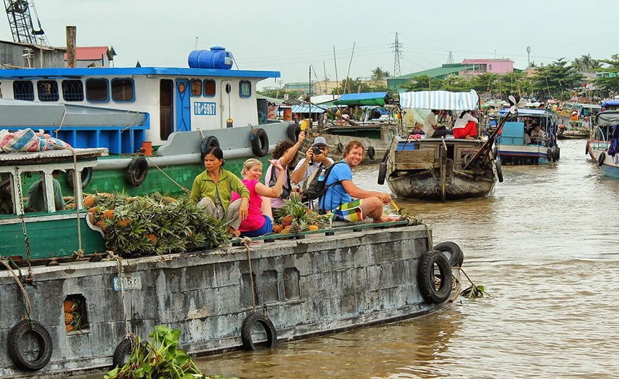 floating markets in Can Tho Tra On Floating Market near Can Tho