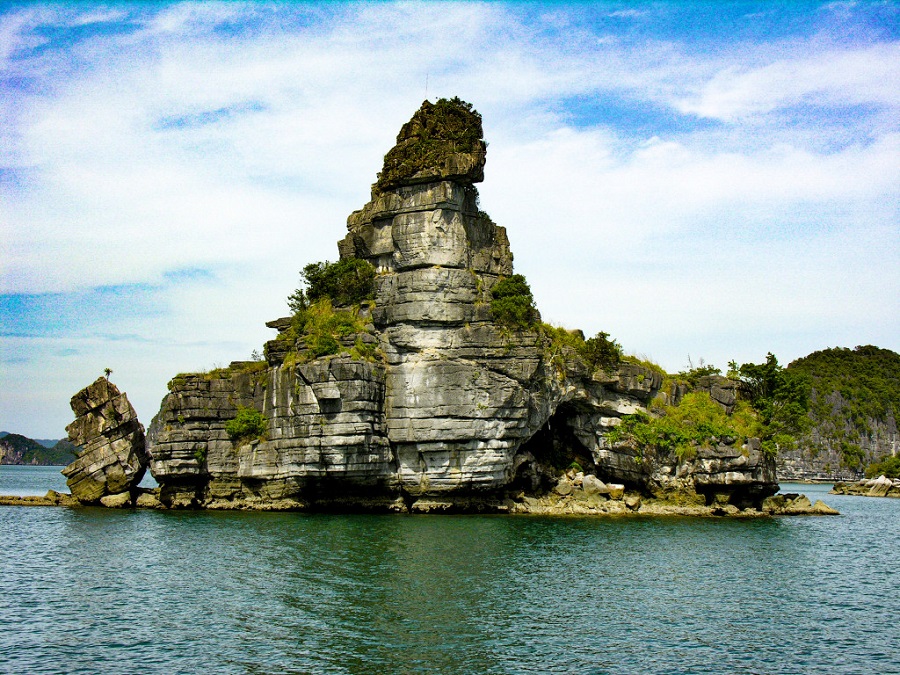 Ha Long Bay map Xep Islet is one of many hidden gems on the Ha Long Bay map