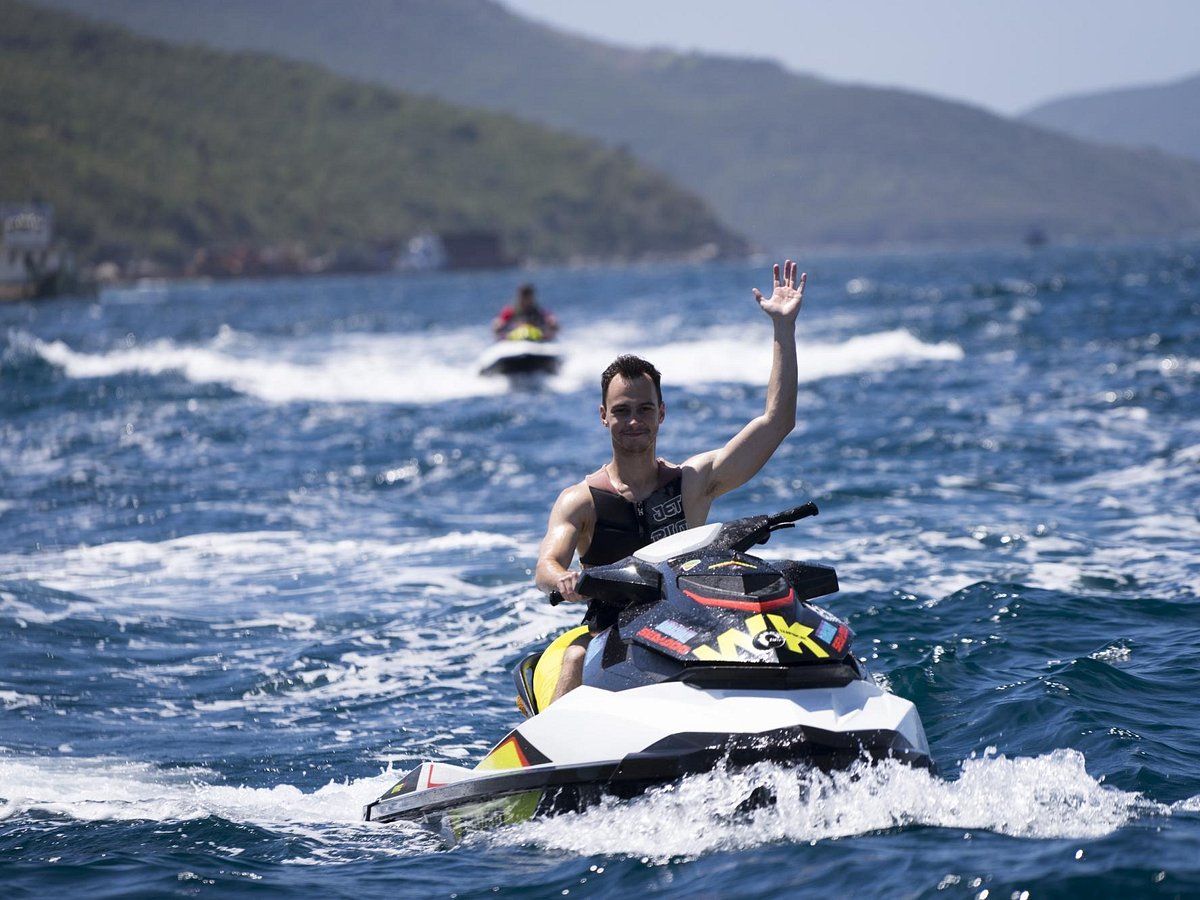chơi Jetski ở Nha Trang