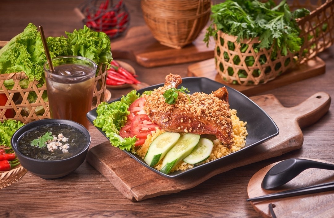 Cơm gà xối mỡ ngon nhất Sài Gòn Cơm gà xối mỡ 142