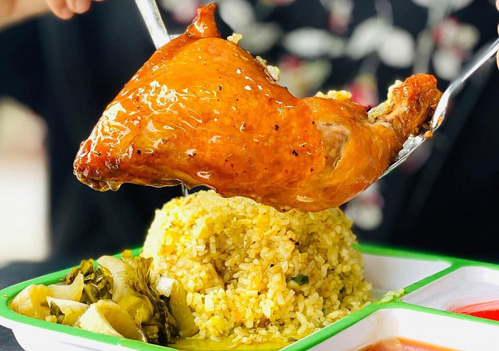 Cơm gà xối mỡ ngon nhất Sài Gòn Cơm gà xối mỡ Gáy Sớm