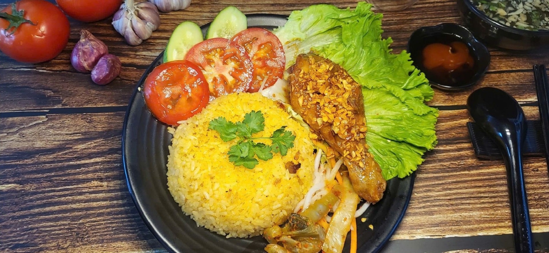 Cơm gà xối mỡ ngon nhất Sài Gòn