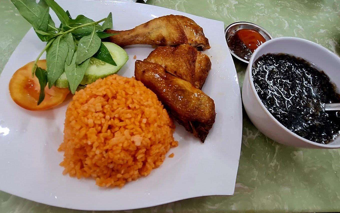 Cơm gà xối mỡ ngon nhất Sài Gòn Cơm gà xối mỡ Su Su