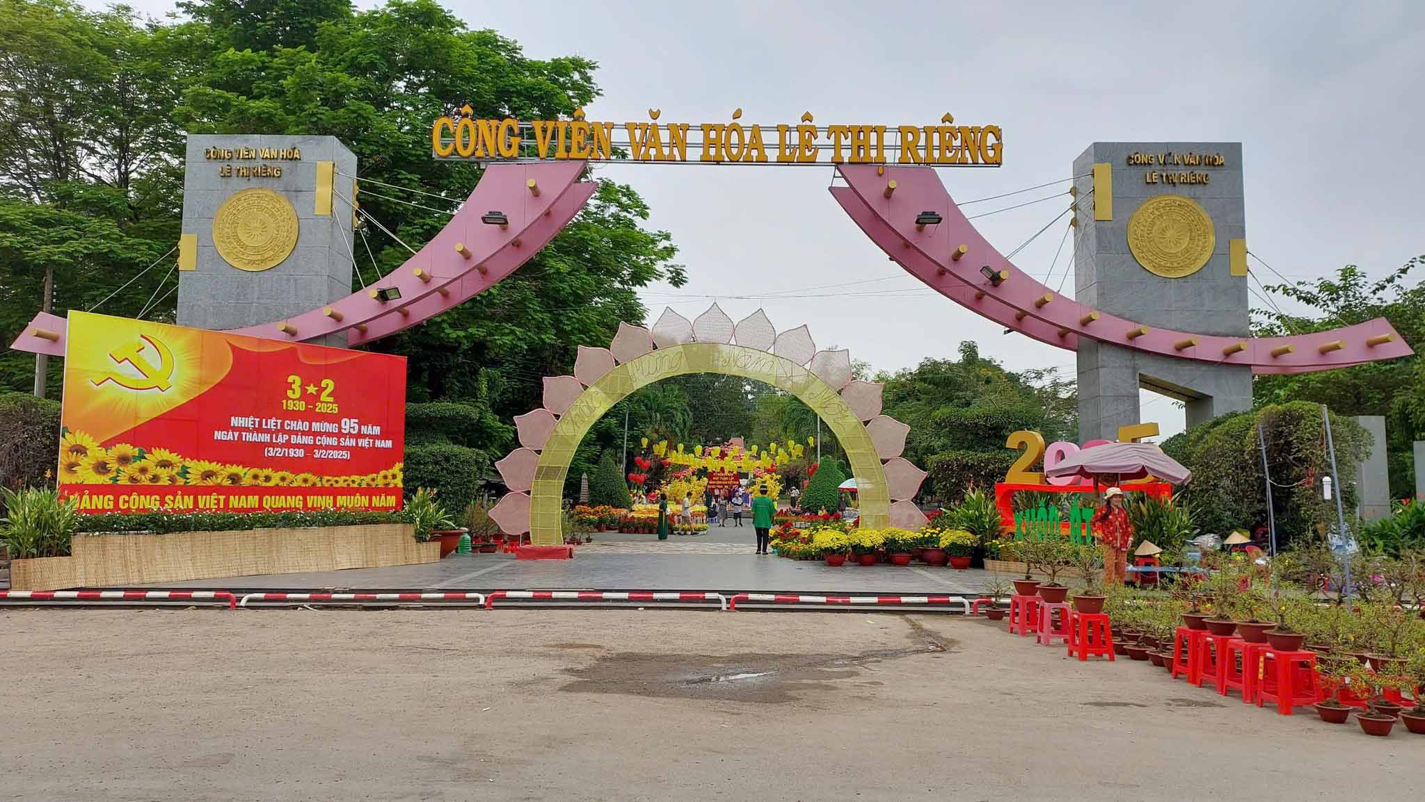 Công viên Lê Thị Riêng