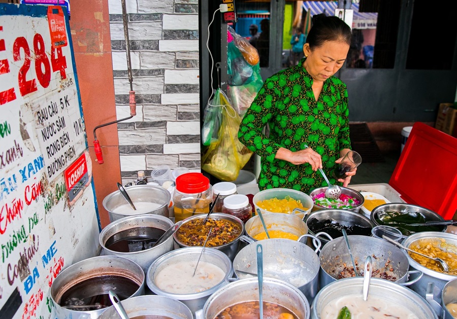 Hàng chè ngon tại hẻm Lê Văn Sỹ