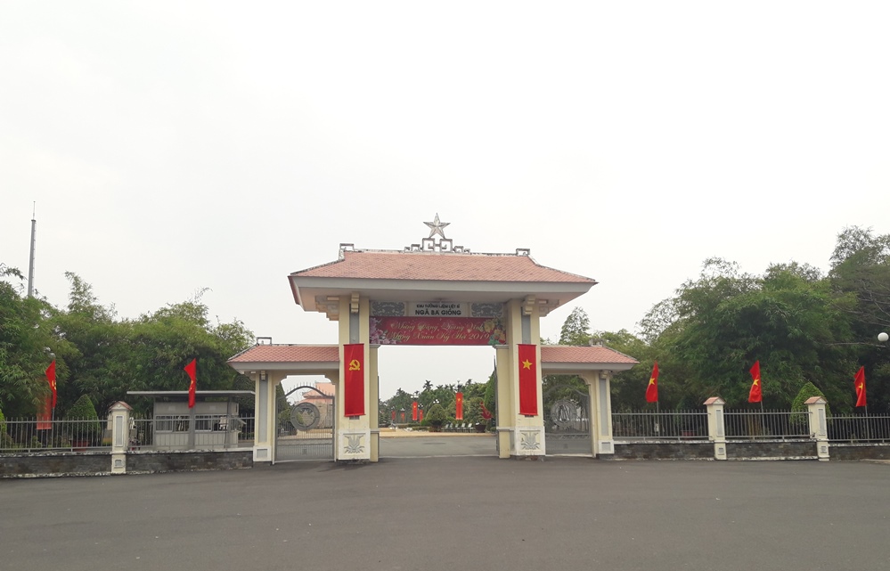 Khu tưởng niệm Ngã Ba Giồng