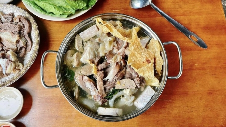 Lẩu bò Sài Gòn: 15+ quán ngon có tiếng, nước lẩu đậm đà