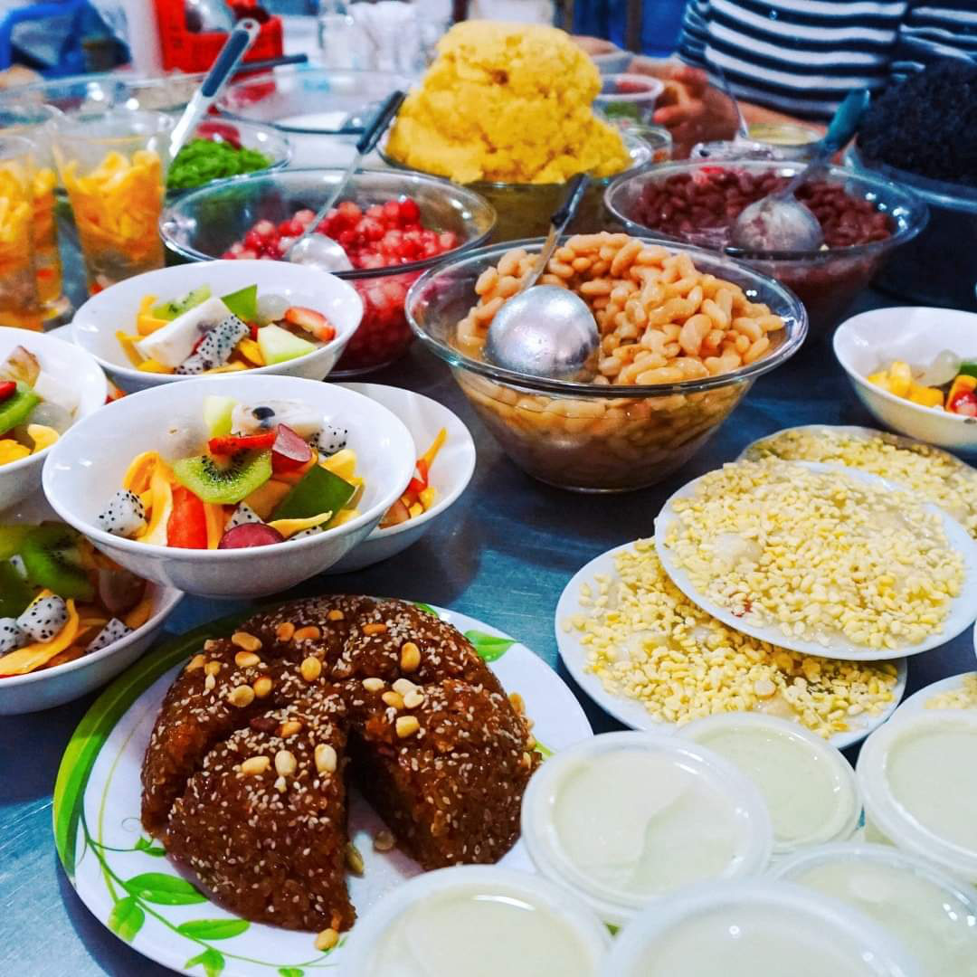 Phố ăn vặt Lạch Tray Hải Phòng