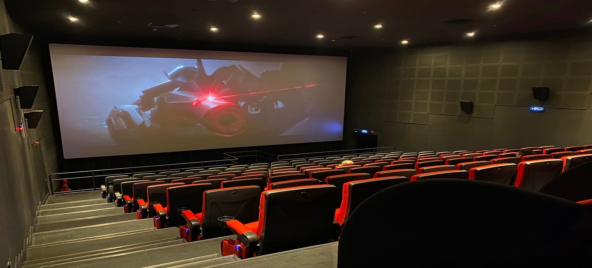 Rạp chiếu phim sau 12h đêm ở Sài Gòn