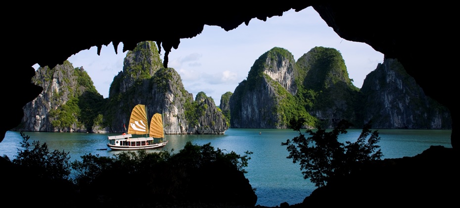 Bo Nau Cave is among the most beautiful attractions on Bo Hon Island