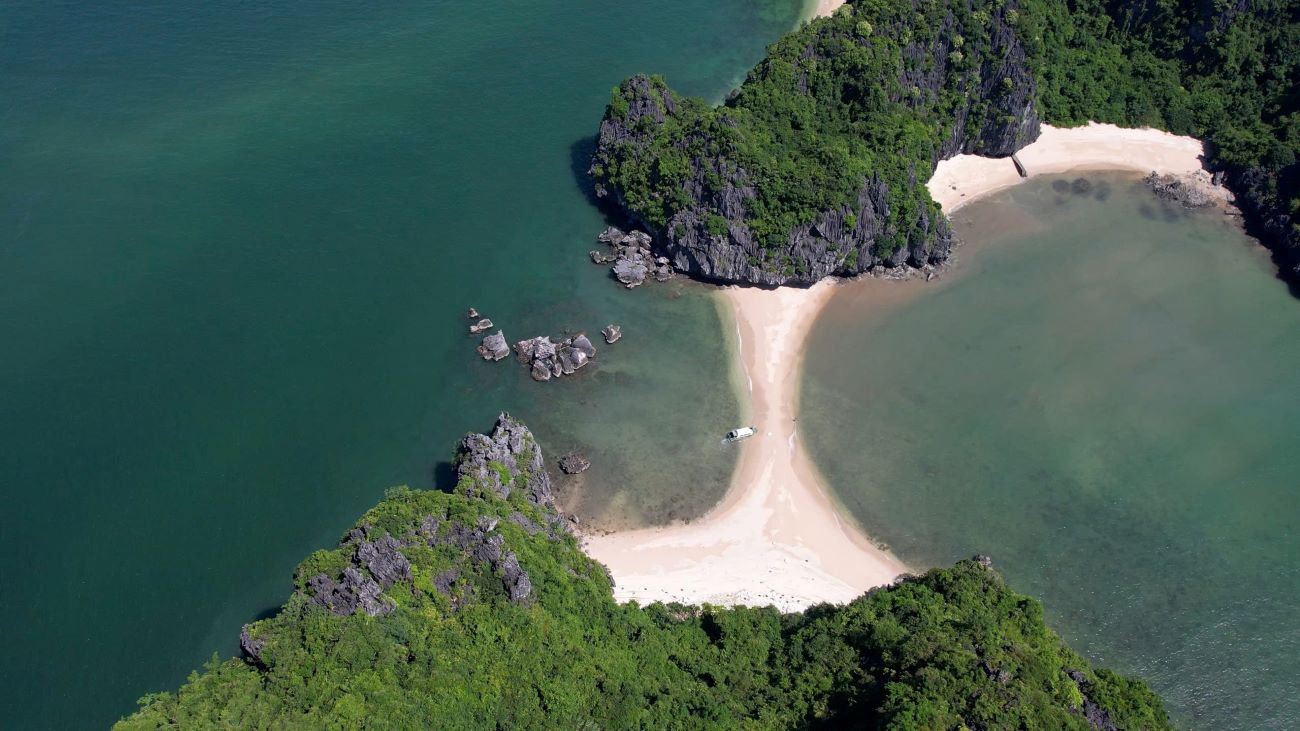 Ha Long Bay beaches Cat Oan Beach is one of the best Ha Long beaches for a peaceful escape