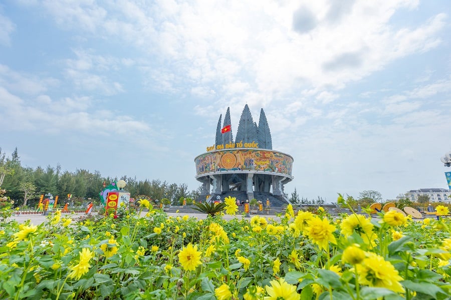 Mong Cai weather from May to August is ideal for water-based activities