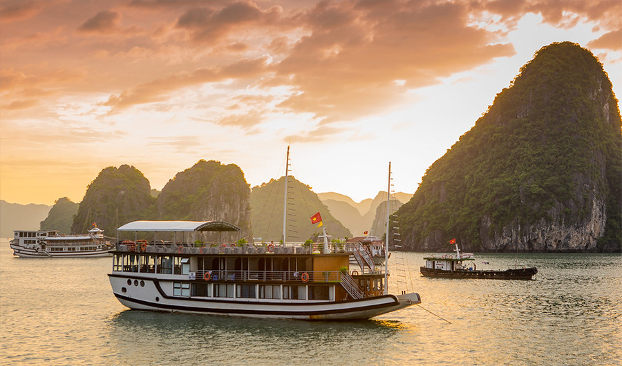 sunrise in Ha Long Bay Tips for admiring the best Halong Bay sunrise