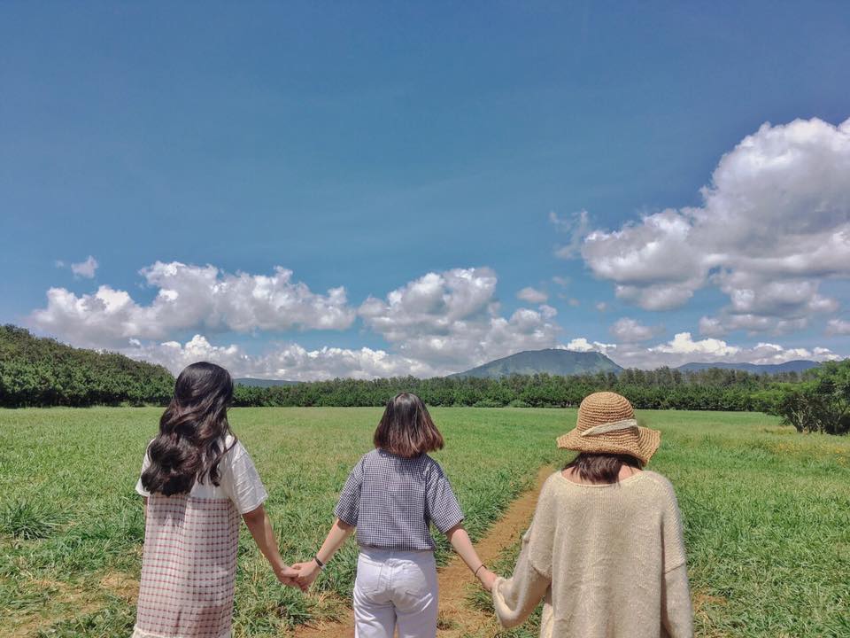 Travelers should opt for high-quality clothing for better comfort