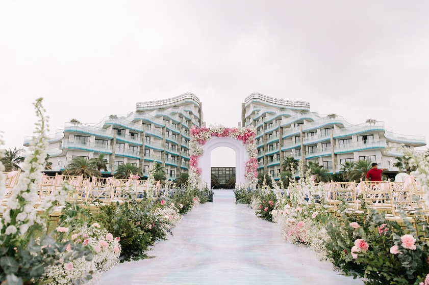 Hoi An wedding beach wedding at Vinpearl Resort & Golf Nam Hoi An