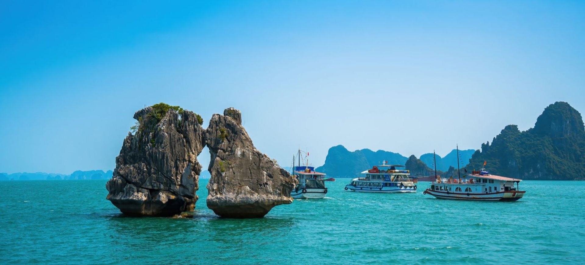 Các hòn đảo ở Vịnh Hạ Long