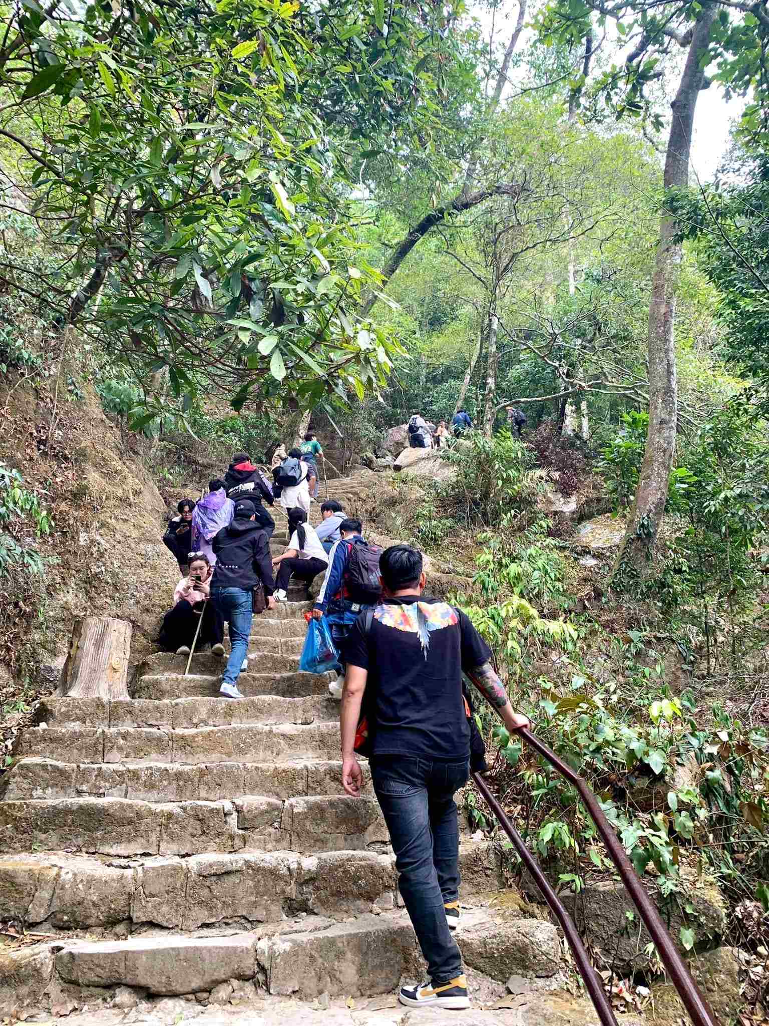 Đường đi đến chùa Vân Tiêu