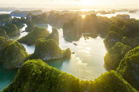 Facts about Ha Long Bay: 12 things that will amaze you