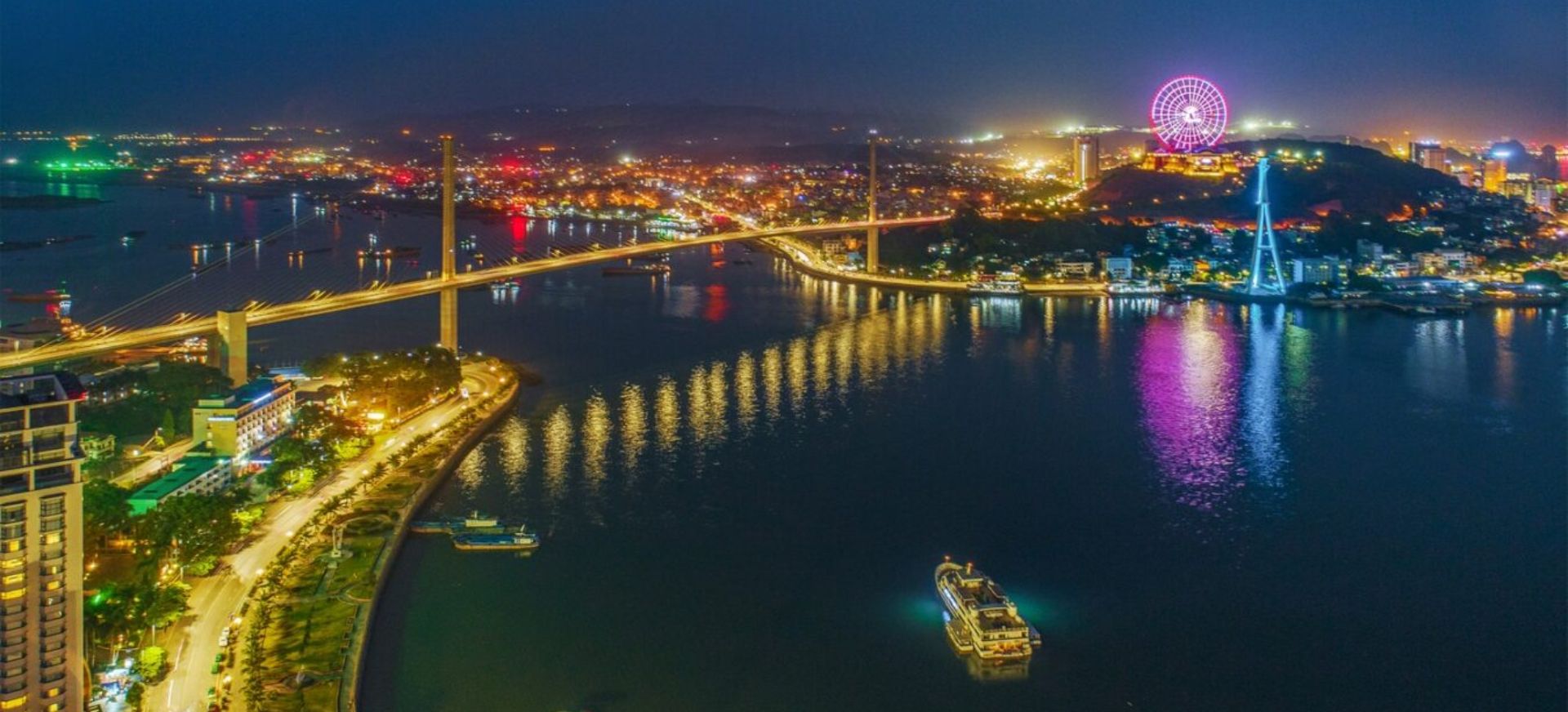 Hạ Long về đêm