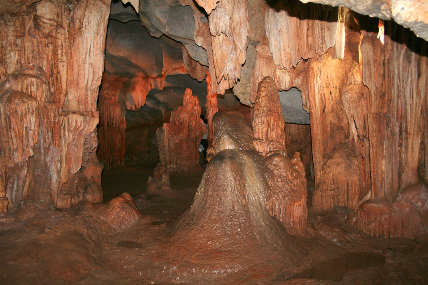 Hang Mê Cung Hạ Long