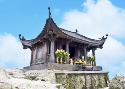 Kinh nghiệm đi Yên Tử 1 ngày từ A-Z: Lịch trình & chi phí