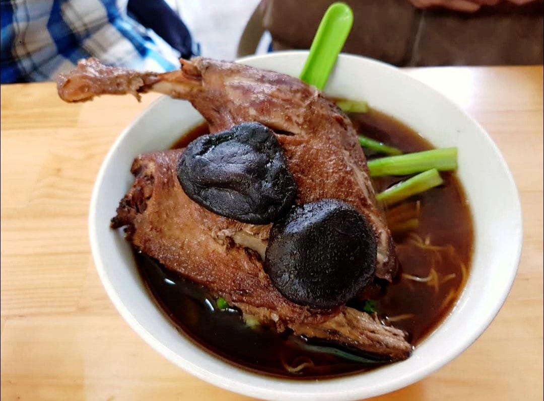 Mì vịt tiềm Hải Ký Mì Gia