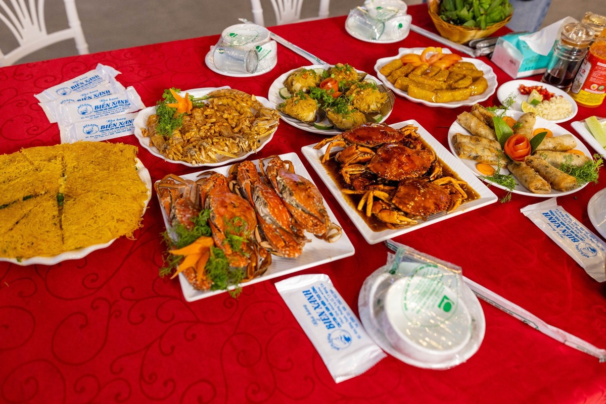 Nhà hàng Móng Cái Nhà hàng Biển Xanh Móng Cái