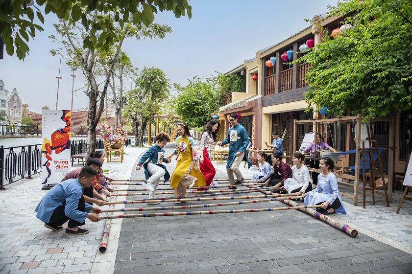 Trải nghiệm văn hóa hấp dẫn tại VinWonders Nam Hội An