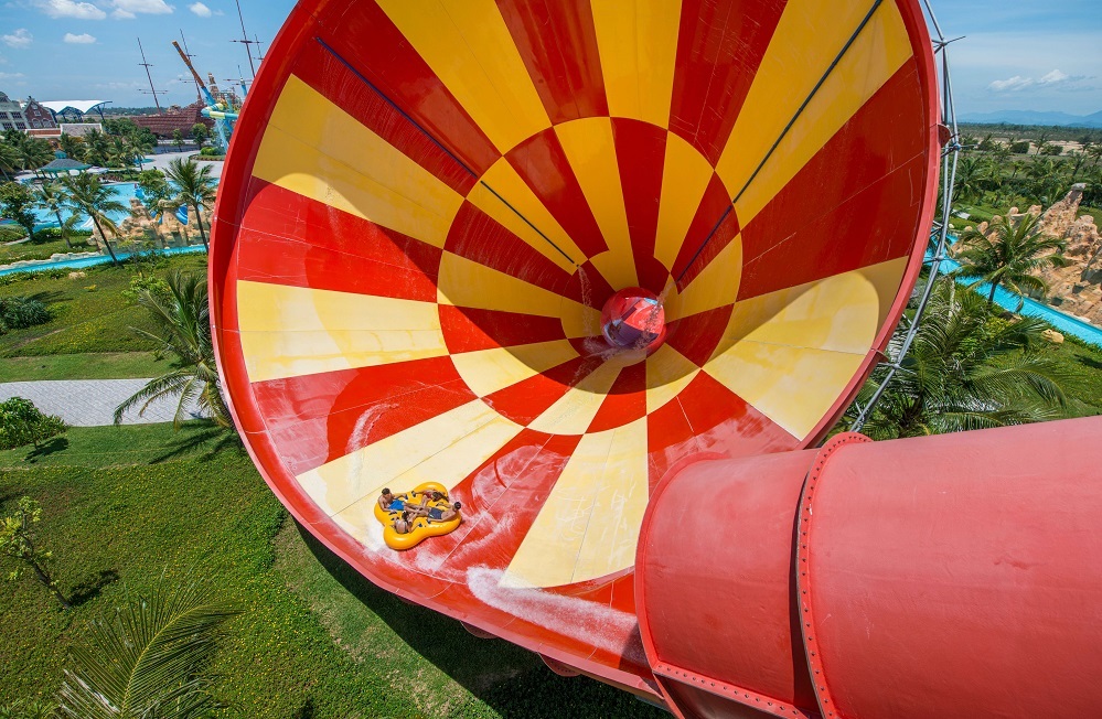 Yen Tu Pagoda water activities at VinWonders Nam Hoi An