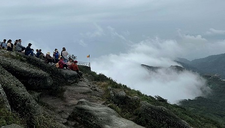 Yên Tử bao nhiêu bậc? Đi cáp treo hay leo bộ? Kinh nghiệm đi