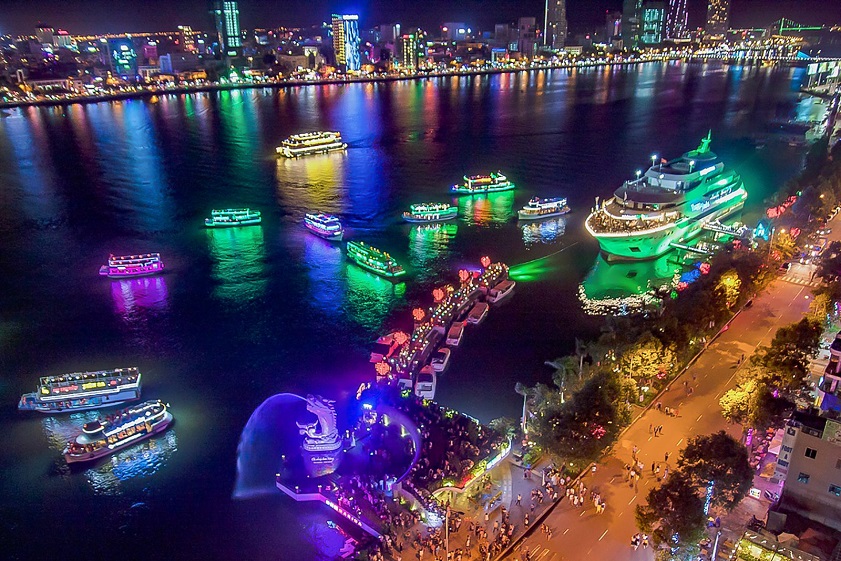 A Han River cruise offers relaxation amidst stunning scenic views