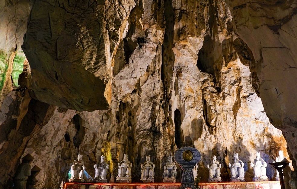 Am Phu Cave (Heaven’s Roof)