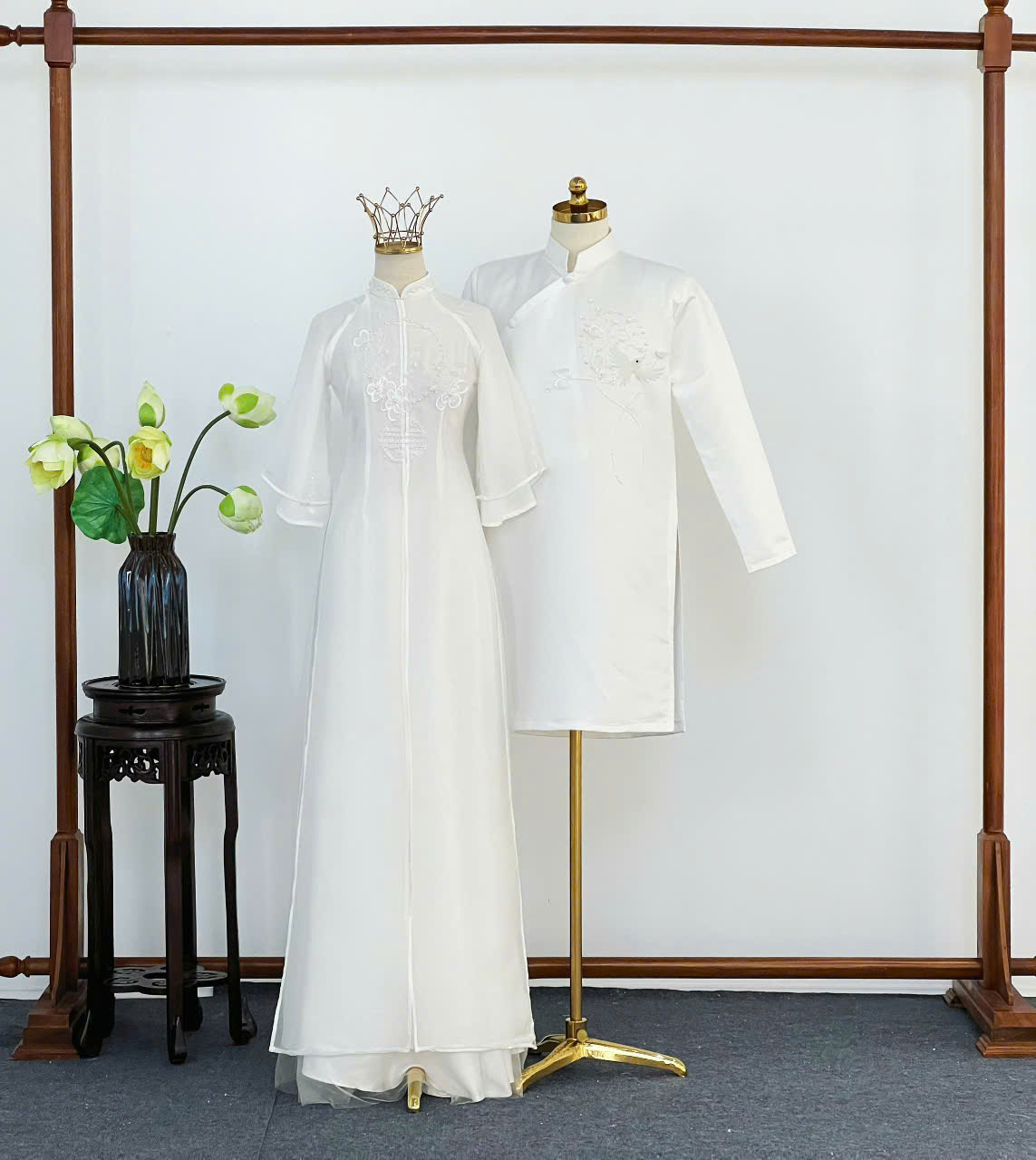 Vietnamese wedding tea ceremony Ao dai is an integral part of every Vietnamese wedding tea ceremony