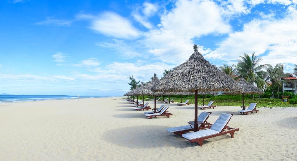 Bac My An Beach Bac My An’s peaceful beauty makes it a top place for relaxation