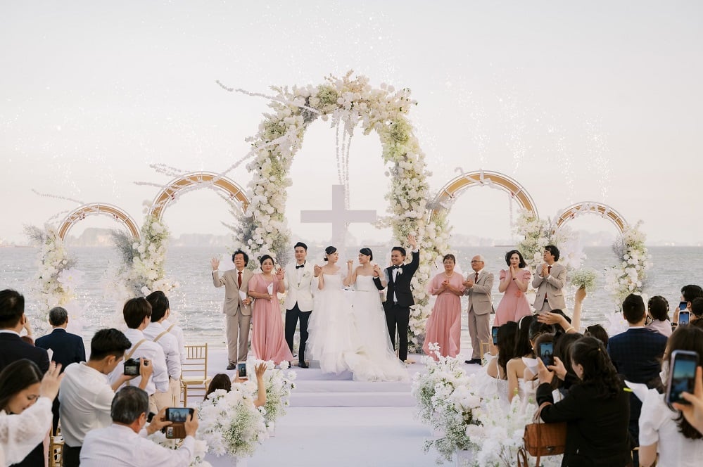 Vietnam wedding venues Beach wedding at Vinpearl Ha Long