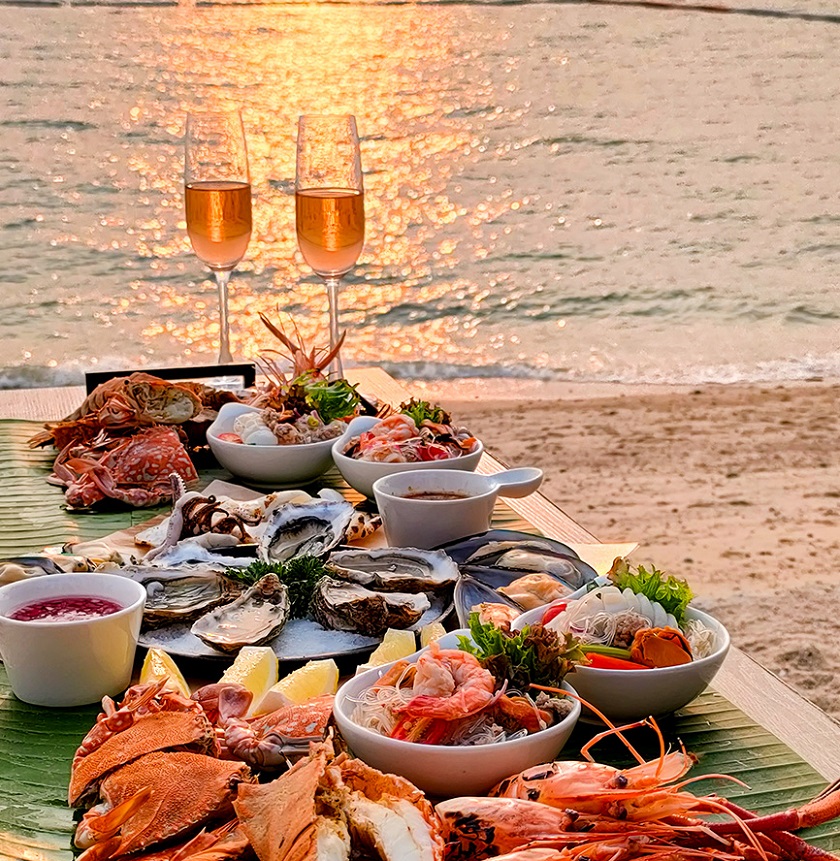 Enjoying seafood at Xuan Thieu Beach is a must