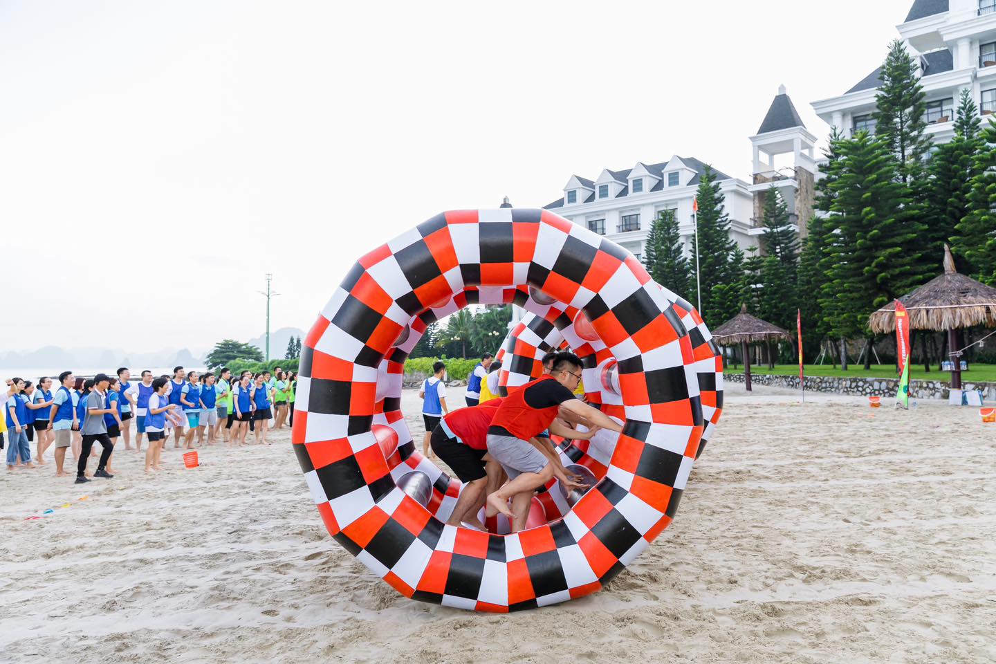 Team building in Vietnam Have fun with teammates in Ha Long