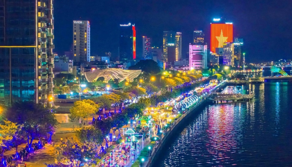 Phu Quoc or Da Nang Phu Quoc or Da Nang? Both are ideal for all types of travelers