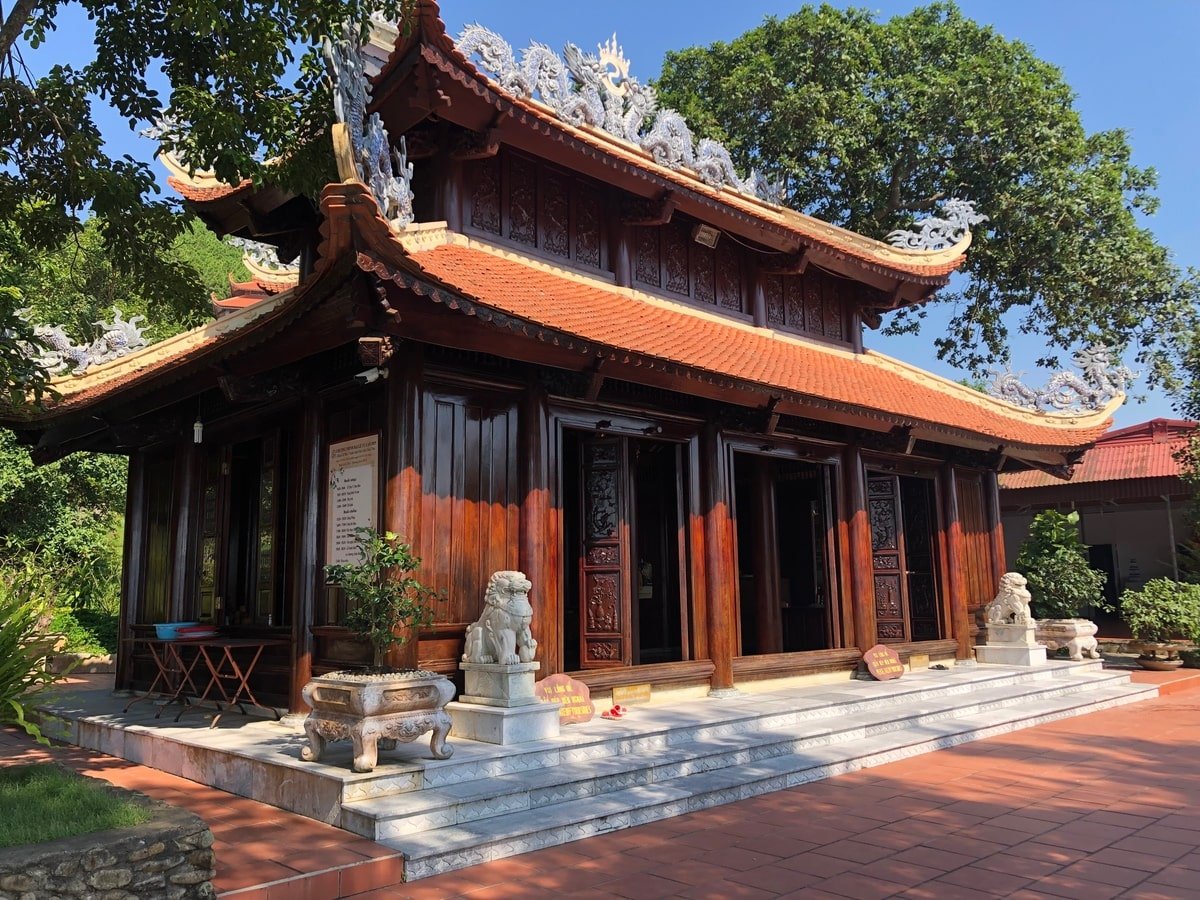 The impressive architecture of Cai Bau Pagoda