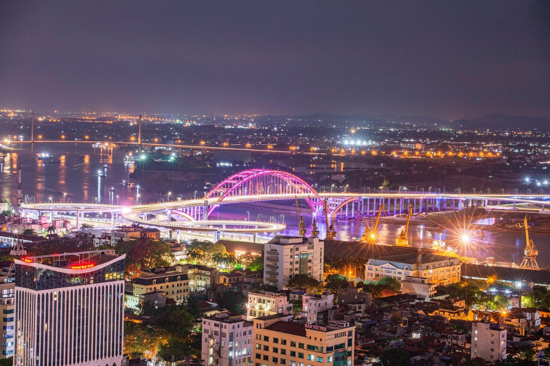 Cầu Hoàng Văn Thụ