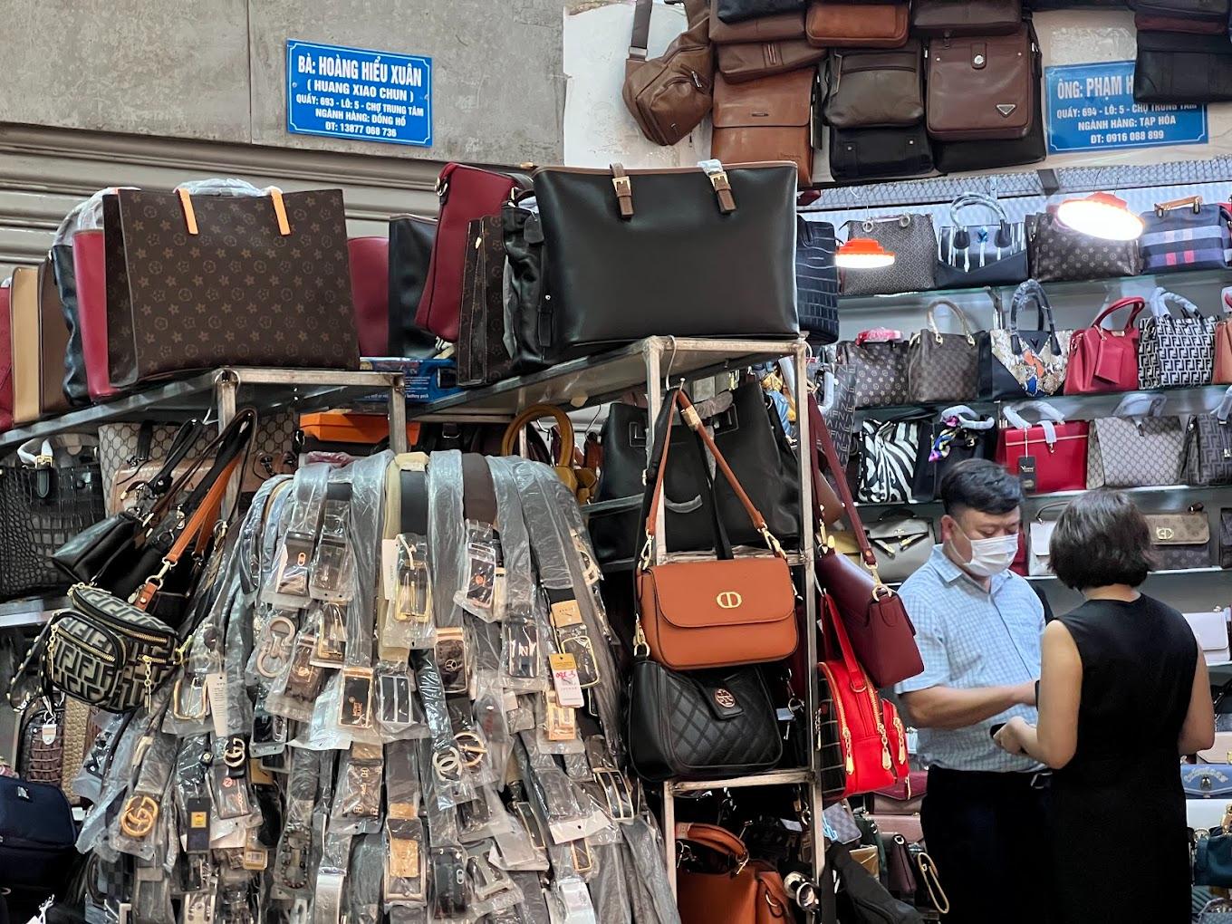 Chợ Móng Cái Đa dạng mặt hàng tại chợ