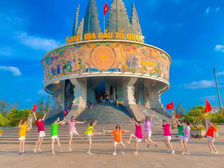 Du lịch Móng Cái 3 ngày 2 đêm Du khách du lịch Móng Cái 3 ngày 2 đêm