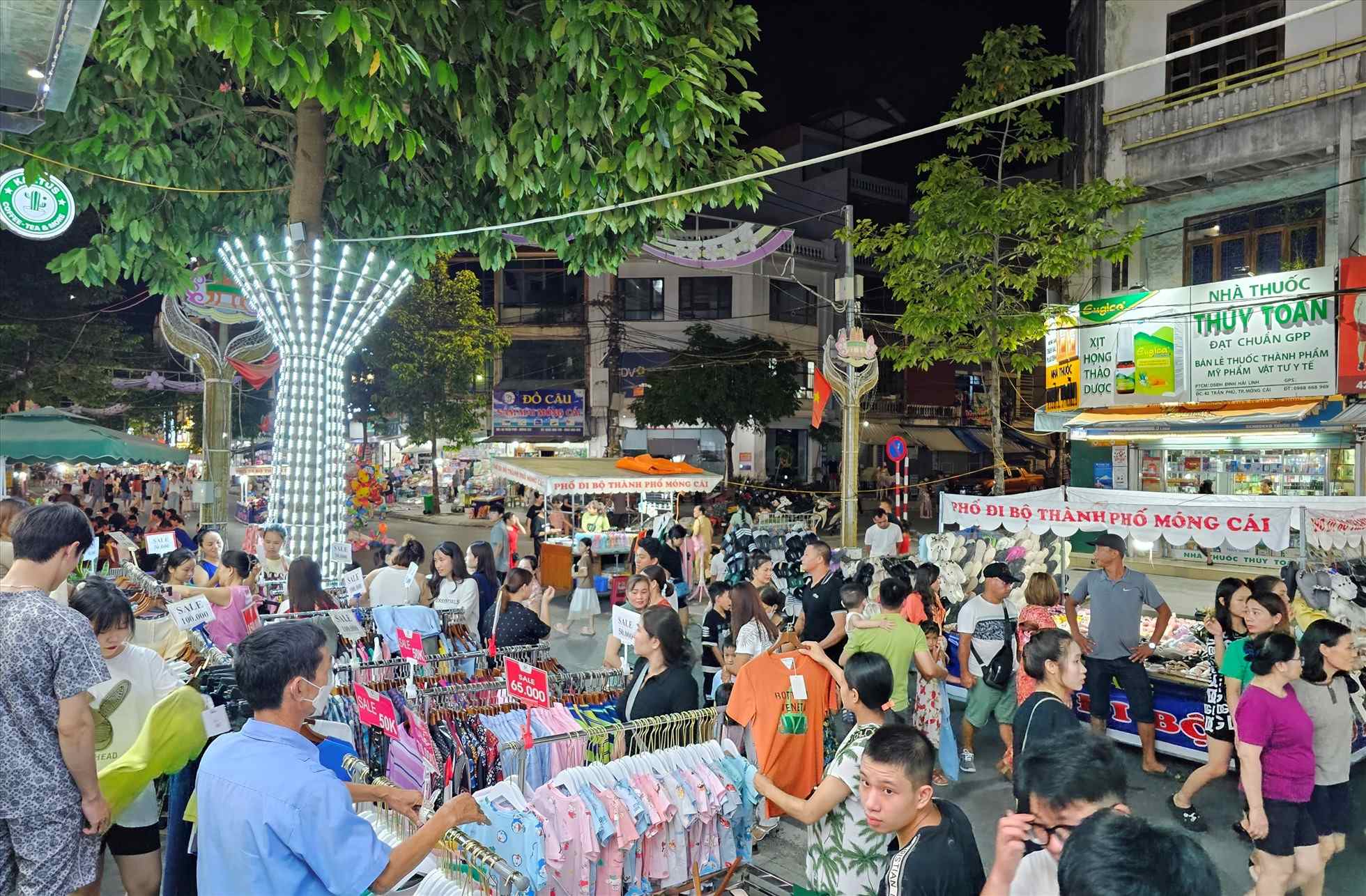 Khu mua sắm phố đi bộ Trần Phú