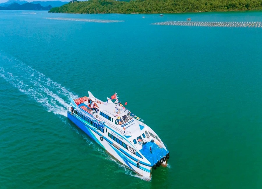 Tàu cao tốc du lịch đảo Quan Lạn
