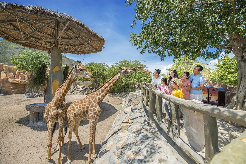 vườn thú VinWonders Nha Trang