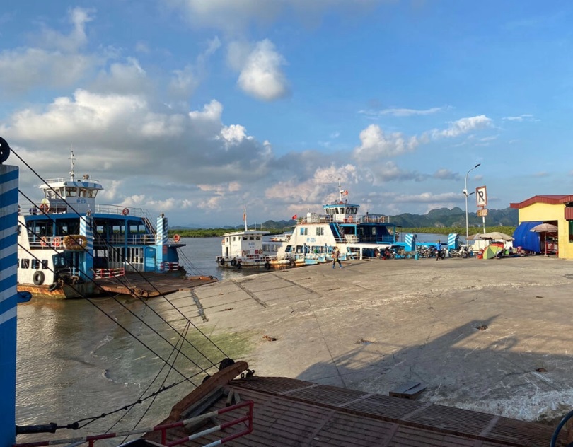 Cai Vieng Pier is the most popular Cat Ba ferry terminal