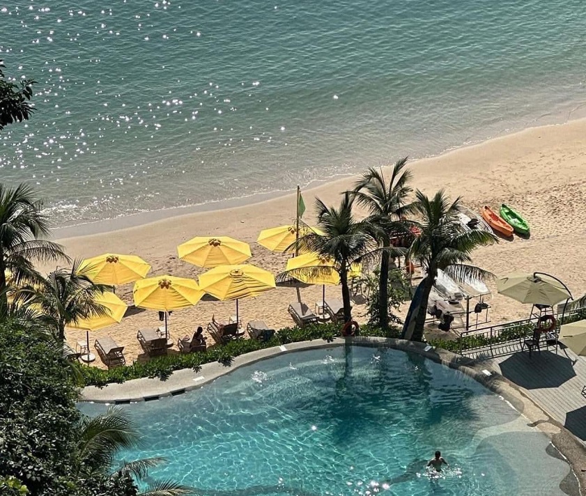 Cat Co 3 Beach photos showcase serene coastal views